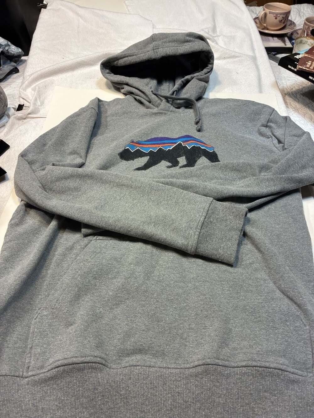 Patagonia Uprisal Hoody Size L Gray Bear Mountain Graphic Hoodie